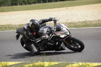 Aprilia Tuono V4 1100 RR Test Aprilia Tuono V4 1100 RR Test