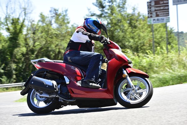 Honda SH300i 2015 Test