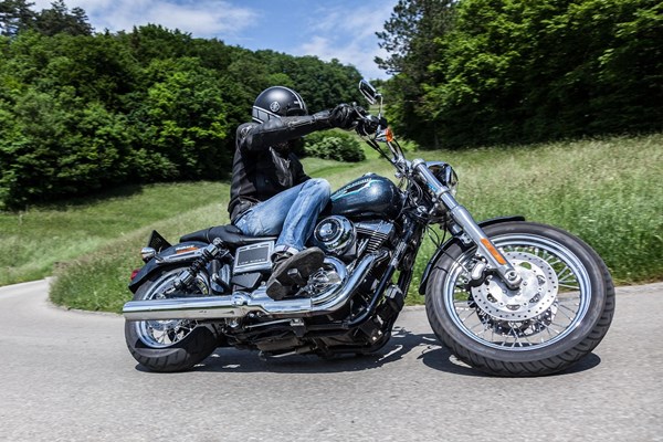 Harley Davidson Dyna Low Rider 2015 Test