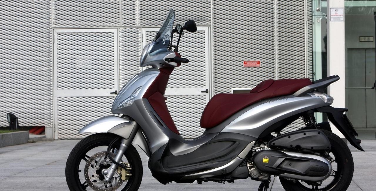 Piaggio Beverly 350ie Sport Touring Test 2015