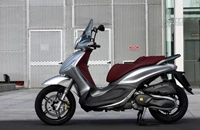 Testbericht Piaggio Beverly 350ie Sport Touring - Vorschaubild Piaggio Beverly 350ie Sport Touring