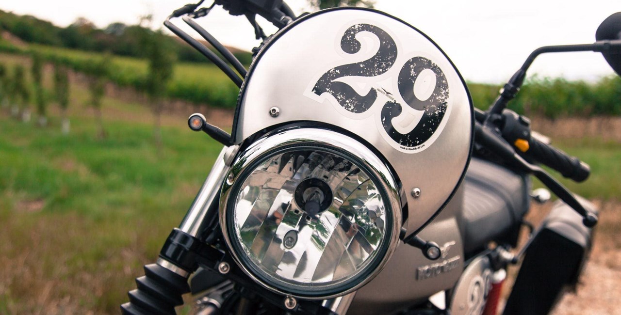 Moto Guzzi V7 II Scrambler Test 2015