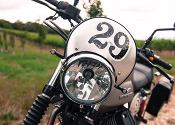 Moto Guzzi V7 II Scrambler Test 2015 Moto Guzzi V7 II Scrambler Test 2015