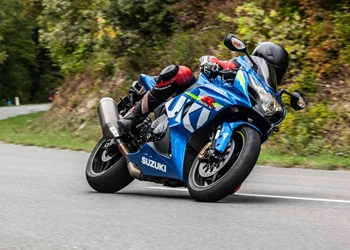 Suzuki GSX-S1000 vs. GSX-R1000 Vergleich Suzuki GSX-S1000 vs. GSX-R1000 Vergleich
