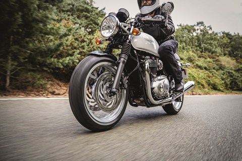 Triumph Thruxton und Thruxton R 2016