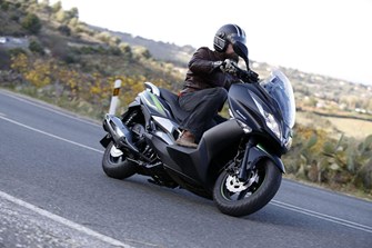 Kawasaki J125 Test
