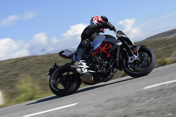 MV Agusta Brutale 800 Test