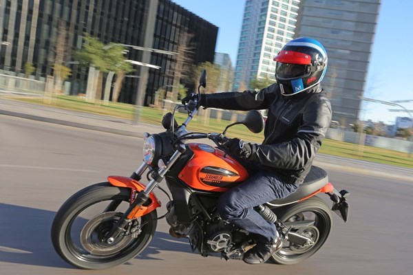 Ducati Scrambler Sixty2 Test