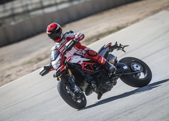 Ducati Hypermotard 939 2016 Test Ducati Hypermotard 939 2016 Test