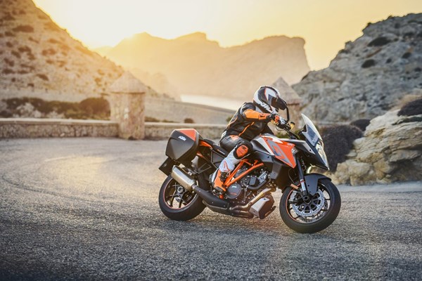 KTM 1290 Super Duke GT Test