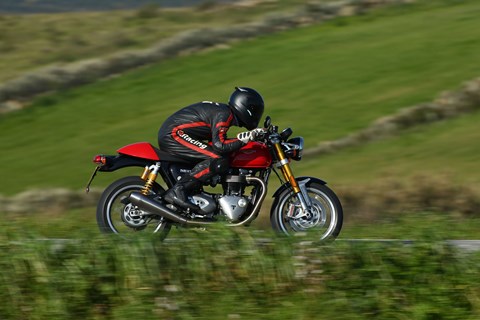 Triumph Thruxton R 2016 Test