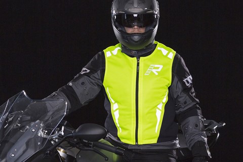 Warnwestenpflicht für Motorradfahrer ab 2018