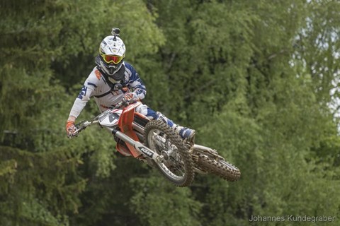 Markus Mauser testet vorab die „neue Buckelhube“!!!