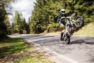 Motorrad-Quartett: Husqvarna 701 Supermoto Test Motorrad-Quartett: Husqvarna 701 Supermoto Test
