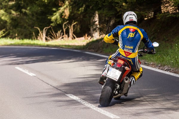 Motorrad-Quartett: KTM 690 Duke Test