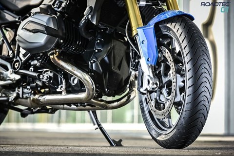 Der Metzeler Roadtec 01 gewinnt beim jüngsten Vergleichstest