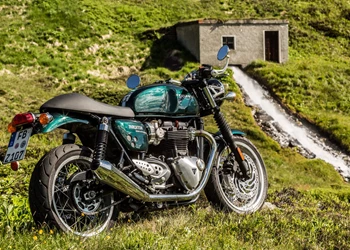Retrobikes in den Alpen: R nineT, Thruxton und Street Twin Retrobikes in den Alpen: R nineT, Thruxton und Street Twin