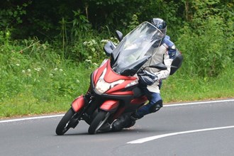 Yamaha Tricity (Härte-)Test auf der Landstraße Yamaha Tricity (Härte-)Test auf der Landstraße