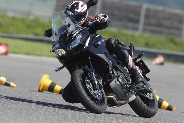 Big-Enduro Melken 2016: Kawasaki Versys 650 Test Bericht Video Big-Enduro Melken 2016: Kawasaki Versys 650 Test Bericht Video