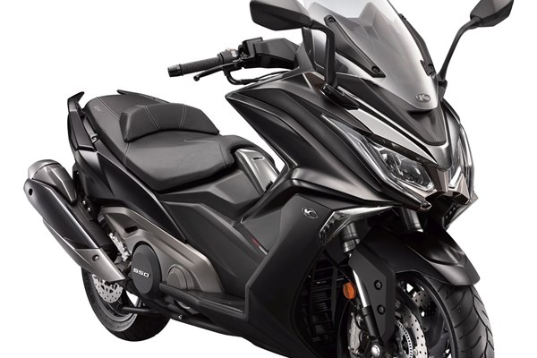 Kymco AK 550