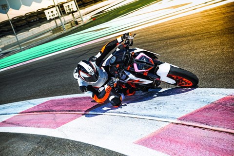 KTM 1290 Super Duke R 2017 Test KTM 1290 Super Duke R 2017 Test