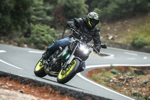 Yamaha MT-09 2017 Testbericht, Bildergalerie und Video!