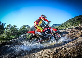 Honda CRF 450R und CRF 450RX 2017 Test Honda CRF 450R und CRF 450RX 2017 Test
