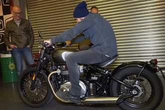 Triumph Bonneville Bobber Test 2017 Triumph Bonneville Bobber Test 2017