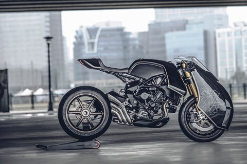 MV Agusta Brutale Ballistic Trident und Dragster Blackout 2017