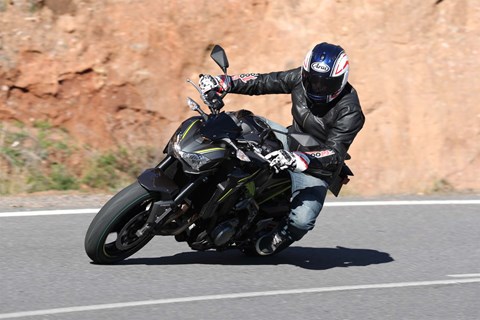 Kawasaki Z900 Test 2017