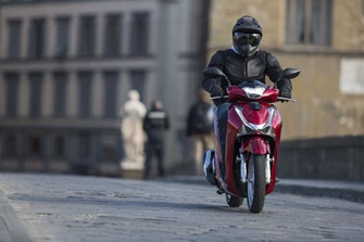 Honda SH125i & SH150i 2017 Test Honda SH125i & SH150i 2017 Test