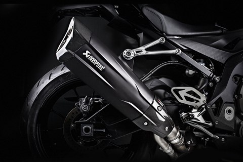Akrapovič steigert die Attraktivität eines BMW Kult-Bikes