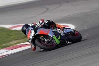 Aprilia RSV4 RF 2017 Test Aprilia RSV4 RF 2017 Test