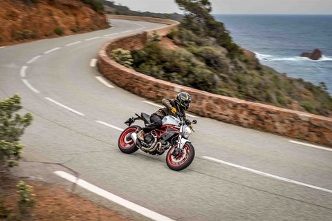 DUCATI Monster 797 2017 Test 