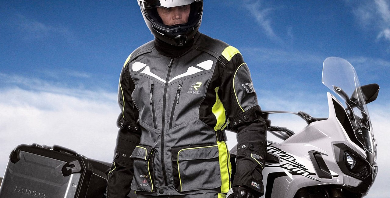 Der neue Rukka Anzug „Roughroad“ im Adventure Sports Style