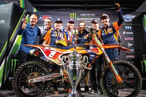 Dungey gewinnt für KTM die 3. 450 Supercross-Weltmeisterschaft