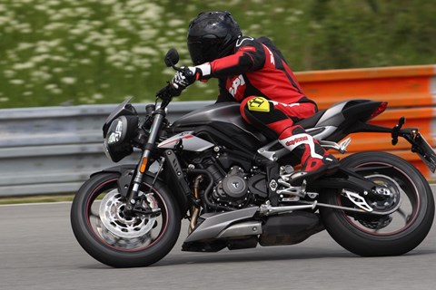 Triumph Street Triple 800 RS 2017 Test
