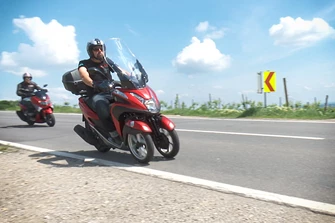 Yamaha NMAX 125 und Tricity 125 Vergleich 2017 Yamaha NMAX 125 und Tricity 125 Vergleich 2017