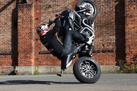 1. Swiss Ducati Day im Hinwiler Betzholzkreisel