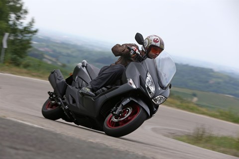 Suzuki Burgman 400 2018 Test