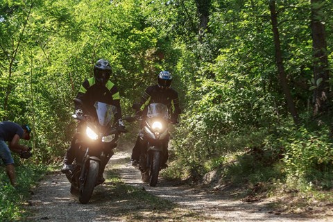 Suzuki V-Strom 650 vs. Yamaha Tracer 700 Test 2017