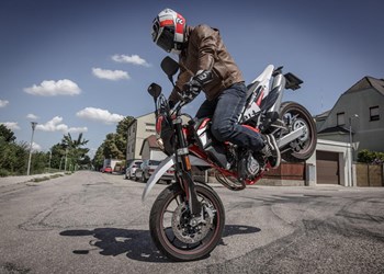 SWM SM125R Test SWM SM125R Test