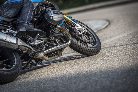 Auszeichnung für die METZELER Reifen Karoo 3 und ROADTEC 01