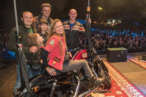Nagelneue Harley-Davidson für die Festival-Veteranin