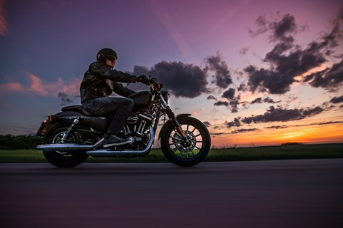 Trend zu EU-Motorrad- und Autoimporten