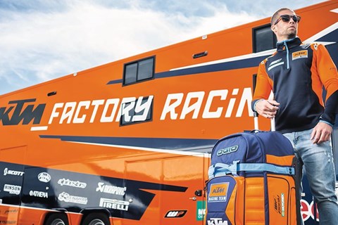 Neue KTM PowerWear Casual und Accessoires Kollektion 2018 