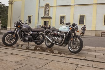 Triumph Bonneville T120 Black vs. Thruxton 1200 Test 2017 Triumph Bonneville T120 Black vs. Thruxton 1200 Test 2017