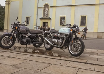 Triumph Bonneville T120 Black vs. Thruxton 1200 Test 2017 Triumph Bonneville T120 Black vs. Thruxton 1200 Test 2017