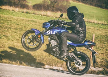 Suzuki GSX-R125 und GSX-S125 im Test Suzuki GSX-R125 und GSX-S125 im Test