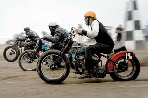 Der METZELER Kalender 2018